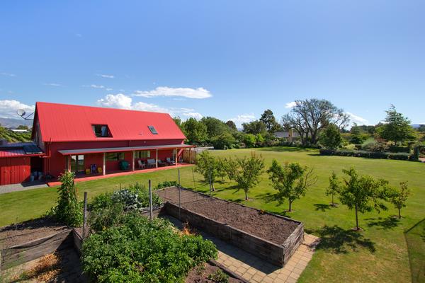 With a track record of apricot, cherry and stone fruit production, and a developing accommodation business, the opportunity to purchase Ryland Estate is more than just 'pie in the sky'.